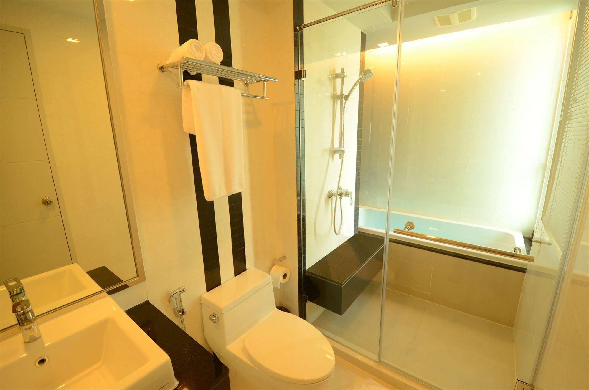 Beverly 33 By Aspira Bangkok Exteriér fotografie