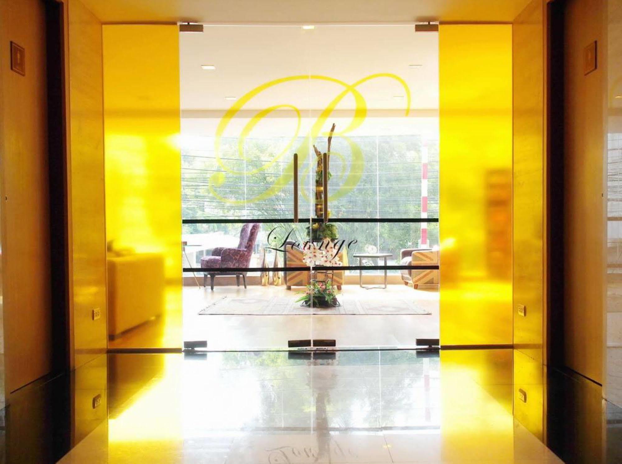 Beverly 33 By Aspira Bangkok Exteriér fotografie