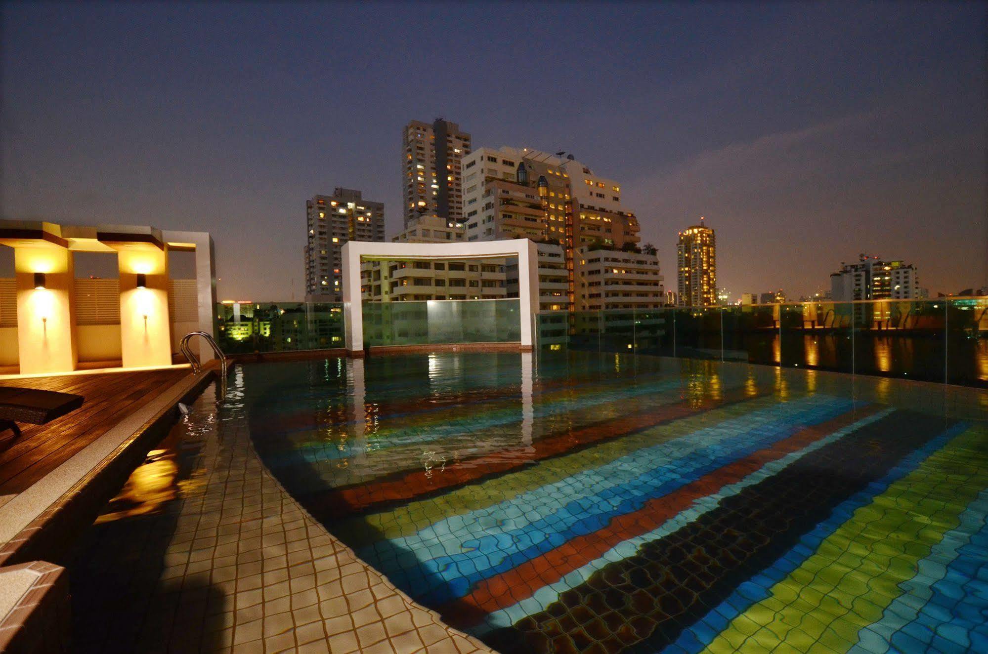 Beverly 33 By Aspira Bangkok Exteriér fotografie